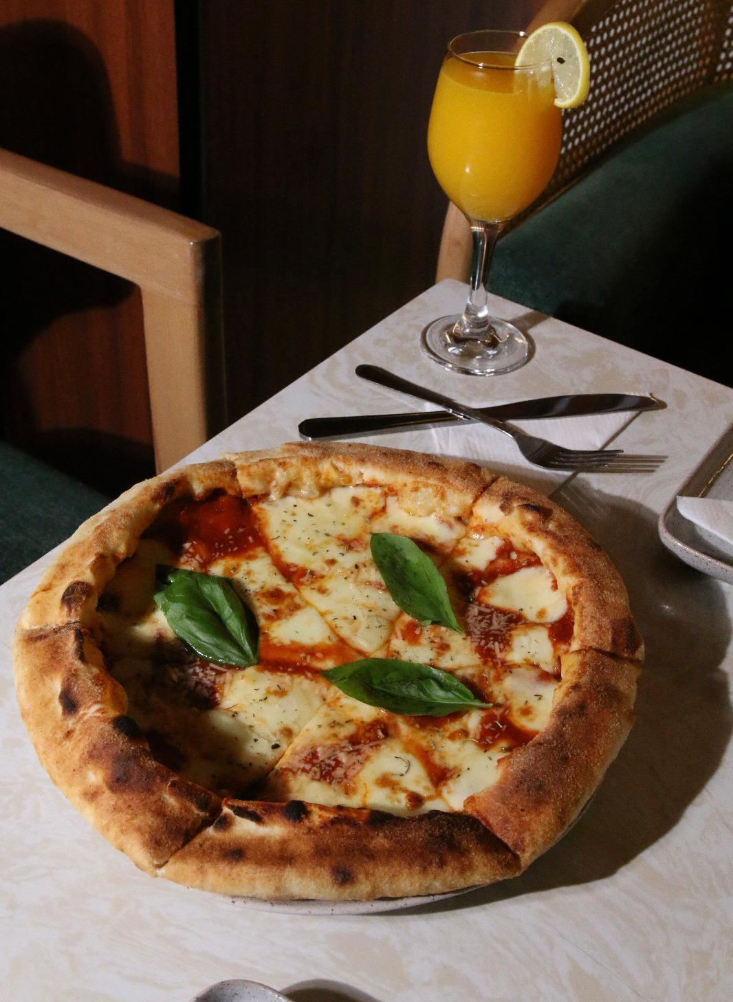 بيتزا مارجريتا