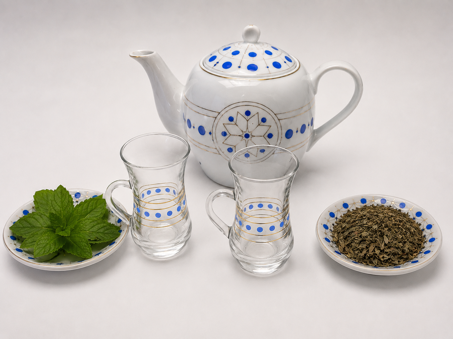 إبريق شاي كبير
